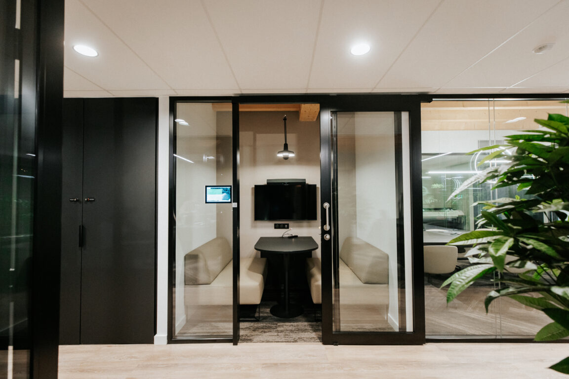 Annecy Coworking — Salle Jean Nouvel — #1